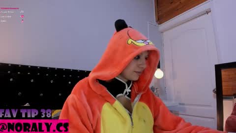 Noraly  online show from 03-10-26, 05:01