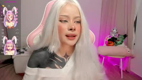Snapshot of heybambino_ chatting on 10-26-25, 04:51 Bambi.....Help me get 100 likes in the satisfaction bar. online show from 10-26-25, 04:51
