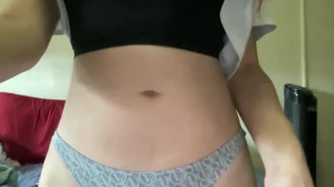 Snapshot of heybluebabe chatting on 02-05-25, 08:35 Blue online show from 02-05-25, 08:35