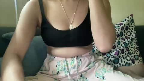 Snapshot of heybluebabe chatting on 09-12-25, 05:13 Blue online show from 09-12-25, 05:13