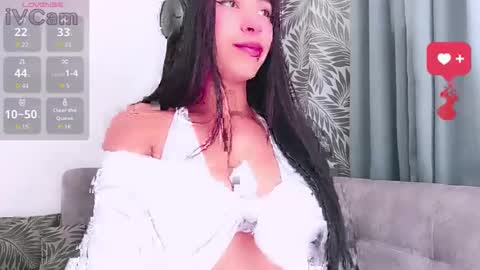 Snapshot of heyemi09 chatting on 04-06-26, 02:29 heyemi09 online show from 04-06-26, 02:29