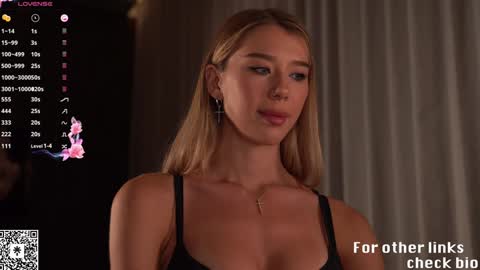 Snapshot of heyhorny_cb chatting on 01-24-25, 10:00 My name is Mira. Please say hello I like to chat with you. If you have requests or dirty talk please use tip online show from 01-24-25, 10:00