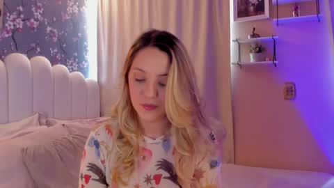 Snapshot of heymartina chatting on 04-29-26, 06:14 Martina Ricci Show schedule Monday to Friday 8am colombia time I work some weekends online show from 04-29-26, 06:14