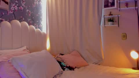 Snapshot of heymartina chatting on 06-08-26, 02:06 Martina Ricci Show schedule Monday to Friday 8am colombia time I work some weekends online show from 06-08-26, 02:06