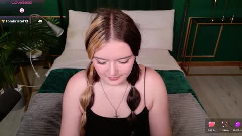 Snapshot of heymarybaby chatting on 09-24-25, 07:23 Amazing Mary online show from 09-24-25, 07:23