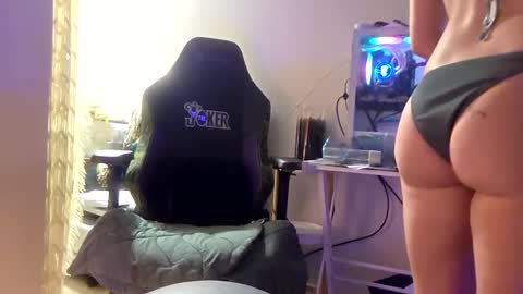 FlexieFae online show from 02-27-25, 06:50