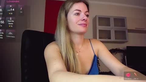 Lina online show from 11-06-25, 08:26