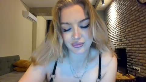 Snapshot of hi_lina chatting on 06-26-26, 02:38 Hi lina online show from 06-26-26, 02:38