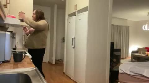 Snapshot of hichemlacoste333 chatting on 10-18-25, 12:02 hichemlacoste333 online show from 10-18-25, 12:02