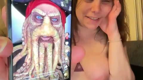 Snapshot of hichemlacoste333 chatting on 10-20-25, 12:44 hichemlacoste333 online show from 10-20-25, 12:44