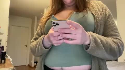 Snapshot of hichemlacoste333 chatting on 12-05-25, 01:42 hichemlacoste333 online show from 12-05-25, 01:42