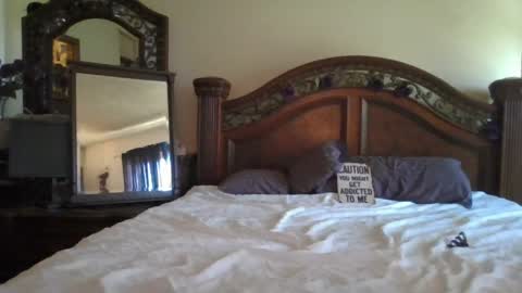 hidden_gold_milf online show from 04-21-26, 05:39