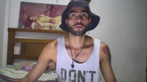 Snapshot of hideonbush051 chatting on 09-16-25, 01:12 hideonbush online show from 09-16-25, 01:12