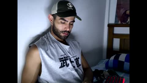 Snapshot of hideonbush051 chatting on 09-28-25, 02:50 hideonbush online show from 09-28-25, 02:50