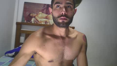 Snapshot of hideonbush051 chatting on 09-30-25, 03:44 hideonbush online show from 09-30-25, 03:44