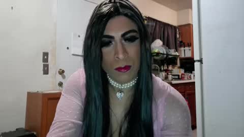 Snapshot of hihheelstranny chatting on 02-15-25, 08:00 hihheelstranny online show from 02-15-25, 08:00