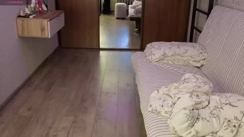 Snapshot of hihika chatting on 02-12-26, 03:51 HIHIKA online show from 02-12-26, 03:51