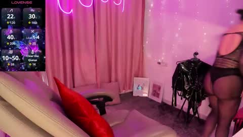 Snapshot of hikariween chatting on 12-18-25, 05:52 Hikariween online show from 12-18-25, 05:52