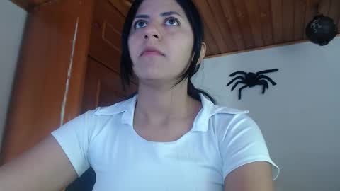 hilaril18 online show from 10-30-25, 06:30