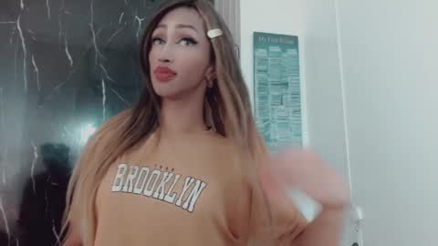 Hilary Avilan online show from 04-27-26, 07:01