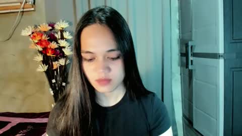 hilarymolly online show from 04-21-26, 03:13