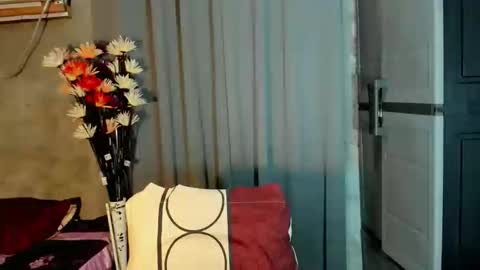 hilarymolly online show from 04-23-26, 12:29