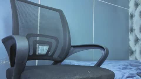  Hillary  online show from 10-24-25, 06:32