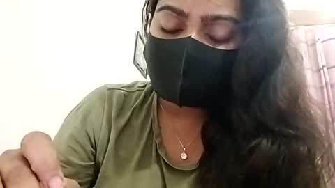 Snapshot of himuhimu22 chatting on 12-15-25, 06:45 himuhimu22 online show from 12-15-25, 06:45