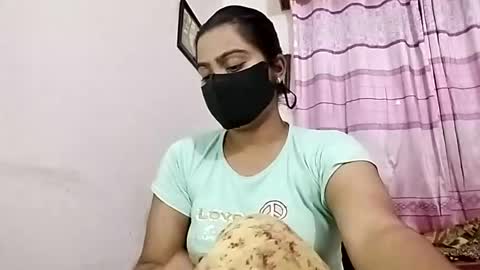 Snapshot of himuhimu22 chatting on 06-15-26, 08:55 himuhimu22 online show from 06-15-26, 08:55