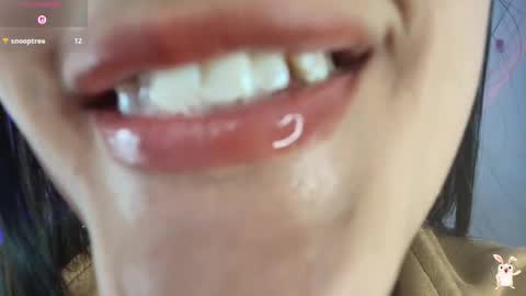 Snapshot of hinata_21_ chatting on 11-21-25, 08:51 hinata online show from 11-21-25, 08:51