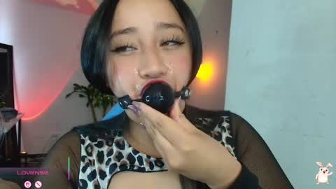 Snapshot of hinata_21_ chatting on 05-11-26, 02:45 hinata online show from 05-11-26, 02:45