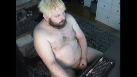 Snapshot of hipguy91 chatting on 04-14-26, 08:26 hipguy91 online show from 04-14-26, 08:26