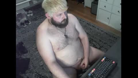 Snapshot of hipguy91 chatting on 04-19-26, 03:39 hipguy91 online show from 04-19-26, 03:39