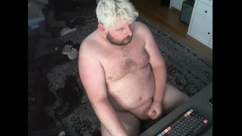 Snapshot of hipguy91 chatting on 05-07-26, 06:35 hipguy91 online show from 05-07-26, 06:35