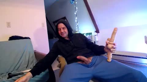 Snapshot of hippiezen chatting on 02-25-25, 04:31 Hippie Jijm online show from 02-25-25, 04:31