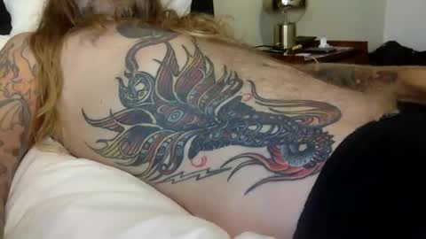 Snapshot of hippybiker chatting on 10-27-25, 02:32 hippybiker online show from 10-27-25, 02:32