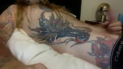 Snapshot of hippybiker chatting on 10-29-25, 11:34 hippybiker online show from 10-29-25, 11:34