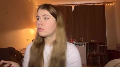 I am Amy ntmu Lets hit 10 Thumbs Up together online show from 01-12-26, 11:48