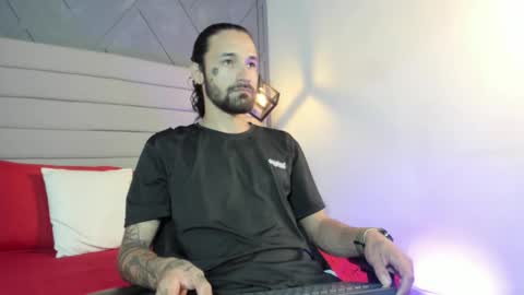 Hisoka online show from 11-11-25, 03:06