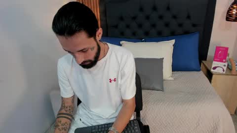 Hisoka online show from 04-17-26, 07:39