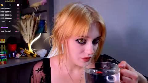 Snapshot of hisoka__akerley chatting on 09-09-25, 04:39 Ella online show from 09-09-25, 04:39