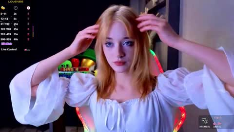Snapshot of hisoka__akerley chatting on 09-18-25, 04:42 Ella online show from 09-18-25, 04:42