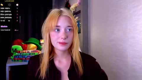 Snapshot of hisoka__akerley chatting on 09-26-25, 05:17 Ella online show from 09-26-25, 05:17