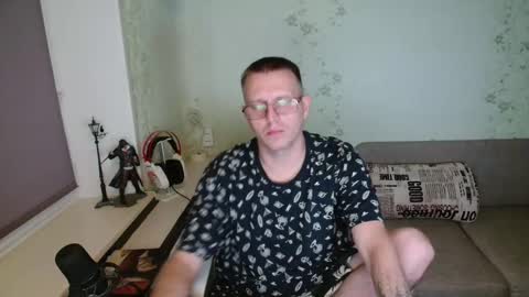 Snapshot of hlestus chatting on 10-23-25, 07:56 Wet Jack online show from 10-23-25, 07:56
