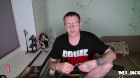 Snapshot of hlestus chatting on 11-17-25, 06:14 Wet Jack online show from 11-17-25, 06:14