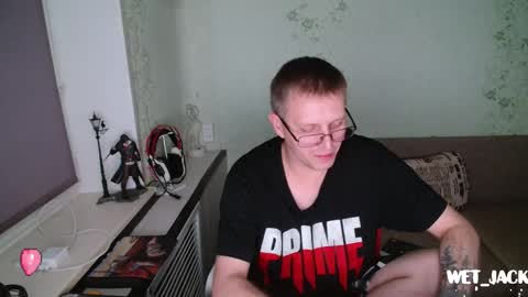 Snapshot of hlestus chatting on 11-18-25, 06:45 Wet Jack online show from 11-18-25, 06:45