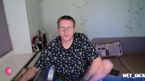 Snapshot of hlestus chatting on 11-26-25, 07:04 Wet Jack online show from 11-26-25, 07:04