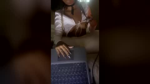 Snapshot of hnyblacklili chatting on 07-26-26, 02:53 hnyblacklili online show from 07-26-26, 02:53