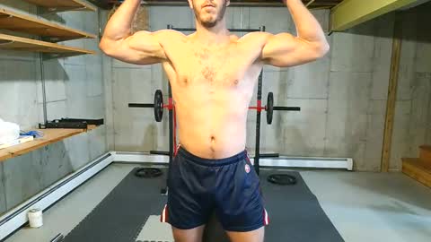 Snapshot of hockeyj0ck chatting on 05-09-26, 01:38 Hockey J0ck online show from 05-09-26, 01:38