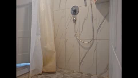 Snapshot of hockeyjock17 chatting on 05-01-26, 11:59 hockeyjock17 online show from 05-01-26, 11:59